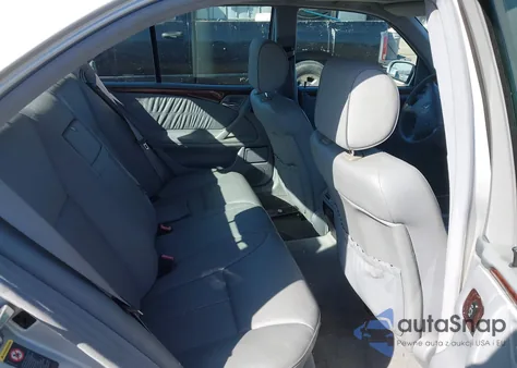 2002 Mercedes-Benz E 320 Special Edition z USA, uszkodzony, nr VIN WDBJF65J52B396892